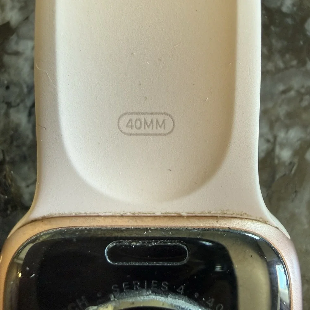 Apple Watch Series 4-40mm-Rose Pink Aluminum Case GPS Pink Sport Band S/M